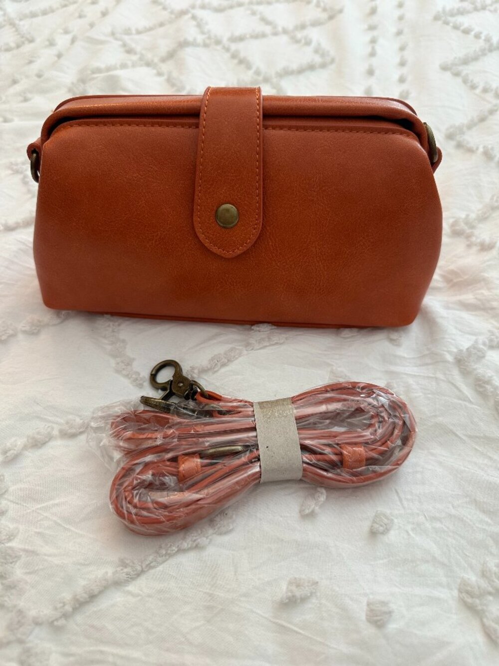 Grace's Bags Cognac Vegan Leather Doctor Bag Crossbody Purse Kiss Lock Frame NWT